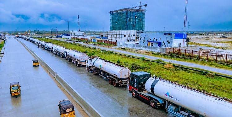 BREAKING: Dangote Refinery, Depot Owners Halt Petrol Sales Amid Oil Price Spike